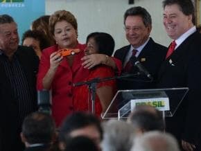 Dilma sanciona permissão hereditária para taxistas