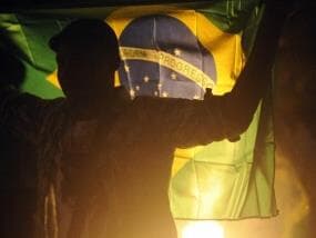 "O Brasil acordou mais forte hoje", afirma Dilma sobre manifestações