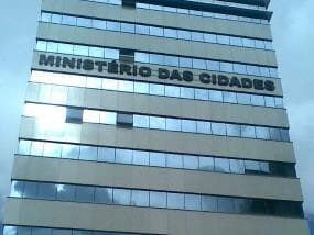 Ministérios dizem que não há dinheiro para compra de imóveis