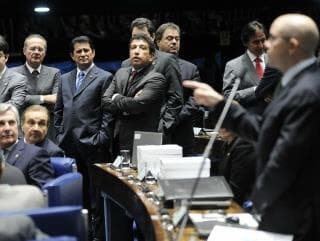 Senadores faltaram menos em 2012