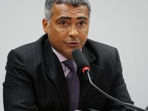 "Lugar de ladrão é na cadeia", diz Romário sobre Marín