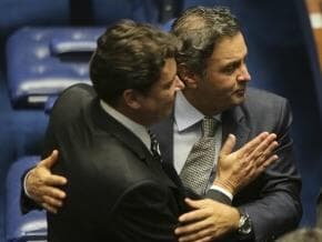 Desvio ético é um dos 13 erros do PT, diz Aécio