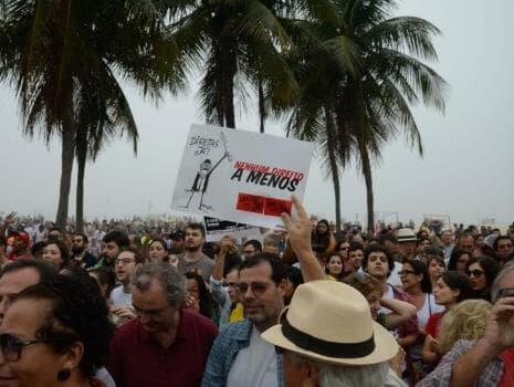 Em vídeo, um sobrevoo no ato por eleições diretas em Copacabana