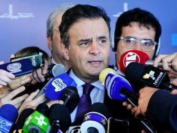 Defesa de Dilma é evasiva, diz Aécio: "Discurso político, sem responder perguntas"