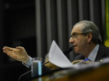 Cunha promete despachar todos os pedidos de impeachment até amanhã