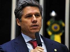 Inquérito contra Lula é manobra, diz deputado