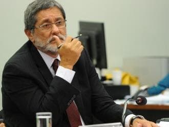 Gabrielli nada viu de 'anormal' na Petrobras, diz ata de 2009