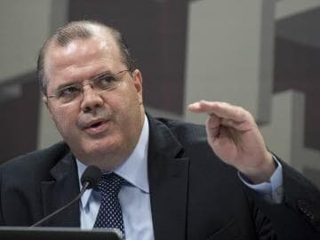 Inflação cai a partir de abril, diz Tombini