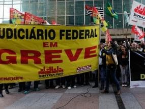 Comissão aprova regulamentação do direito de greve de servidores