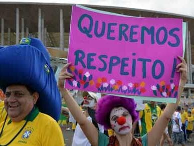 Dossiê indica violação de direitos em obras da Copa