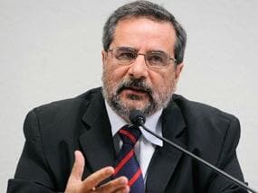 Em CPI vazia, gerente da Petrobras nega superfaturamento em refinaria