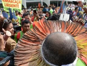 Índios protestam contra mudança no processo de demarcação de terras