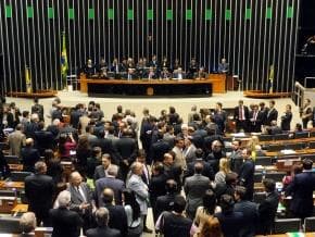 Câmara aprova crédito extraordinário para o Fies