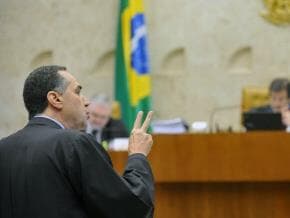 Dilma escolhe Luís Roberto Barroso para o STF