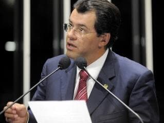 Senado aprova convite a Rubens Vieira para explicar esquema