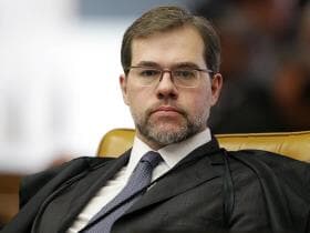 Supremo decide amanhã destino de Demóstenes