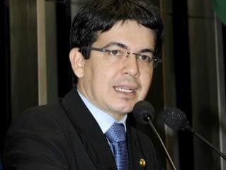 Parlamentares e ministro do STF acusam demora do Congresso