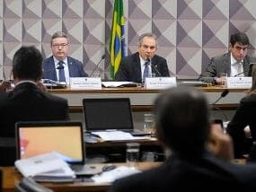 Comissão do impeachment rejeita pedido de perícia