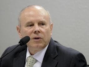 Mantega diz que conselho da Petrobras agiu certo no caso Pasadena