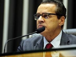 Reforma política é prerrogativa do Legislativo, diz Henrique Alves