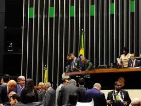 Câmara aprova cargos para Pros e Solidariedade