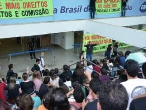 Funcionários da EBC decidem manter greve