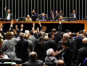 Apenas 7% dos deputados acreditam em votação da reforma política