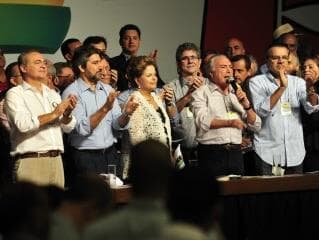 Após PIB baixo, Dilma critica os "mercadores do pessimismo"