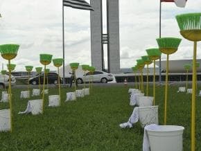 Senado impede manifestação contra Renan