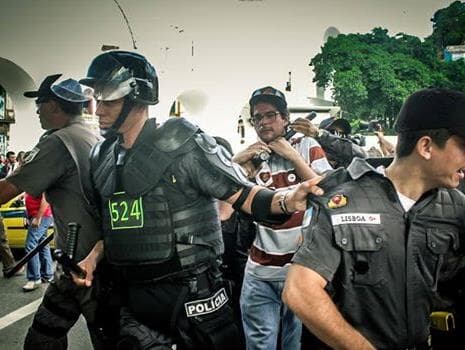 Ao vivo: protestos contra gastos da Copa pelo Brasil