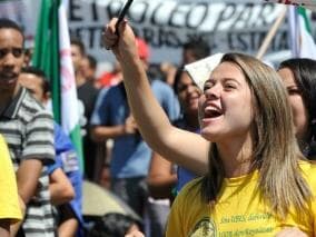 Comissão do Senado aprova Estatuto da Juventude