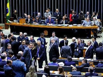 Reforma política: deputados aprovam impressão do voto; veja a votação