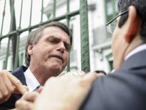 Senador diz ter sido agredido por Bolsonaro