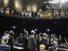 Governo é derrotado na votação de anistia na ECT