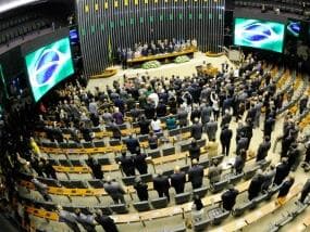 Congresso volta prometendo "rolezinho legislativo"