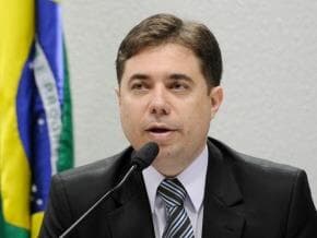 Diretor da ANS pede demissão após denúncia sobre plano de saúde