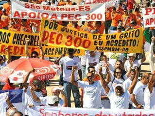 Uma proposta radical contra a PEC 300