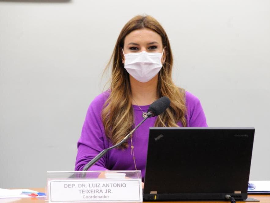 Câmara aprova afastamento de gestantes do trabalho presencial durante pandemia