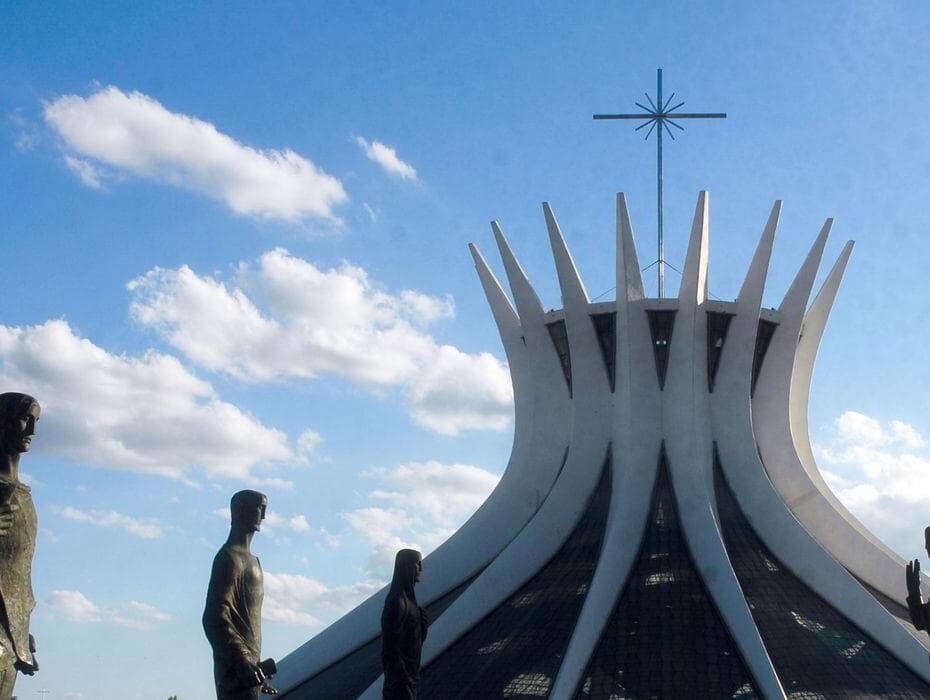 Ameaças a bispo da Catedral levam Ibaneis a fechar Esplanada por dois dias