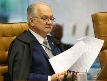 Fachin defende que Bolsonaro nomeie primeiros colocados para reitorias