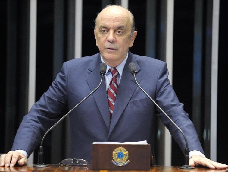 Após decisão de Toffoli, juiz suspende ação contra José Serra na Lava Jato