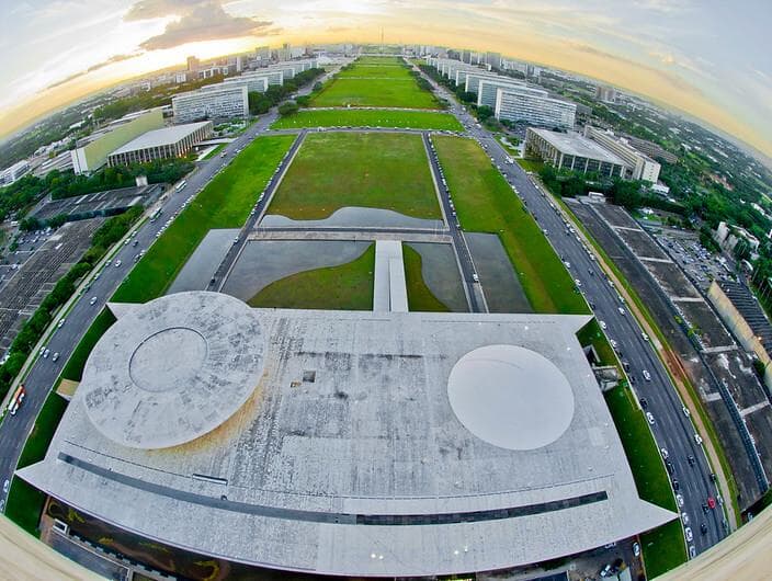 Aumento da participação de militares no governo preocupa deputados