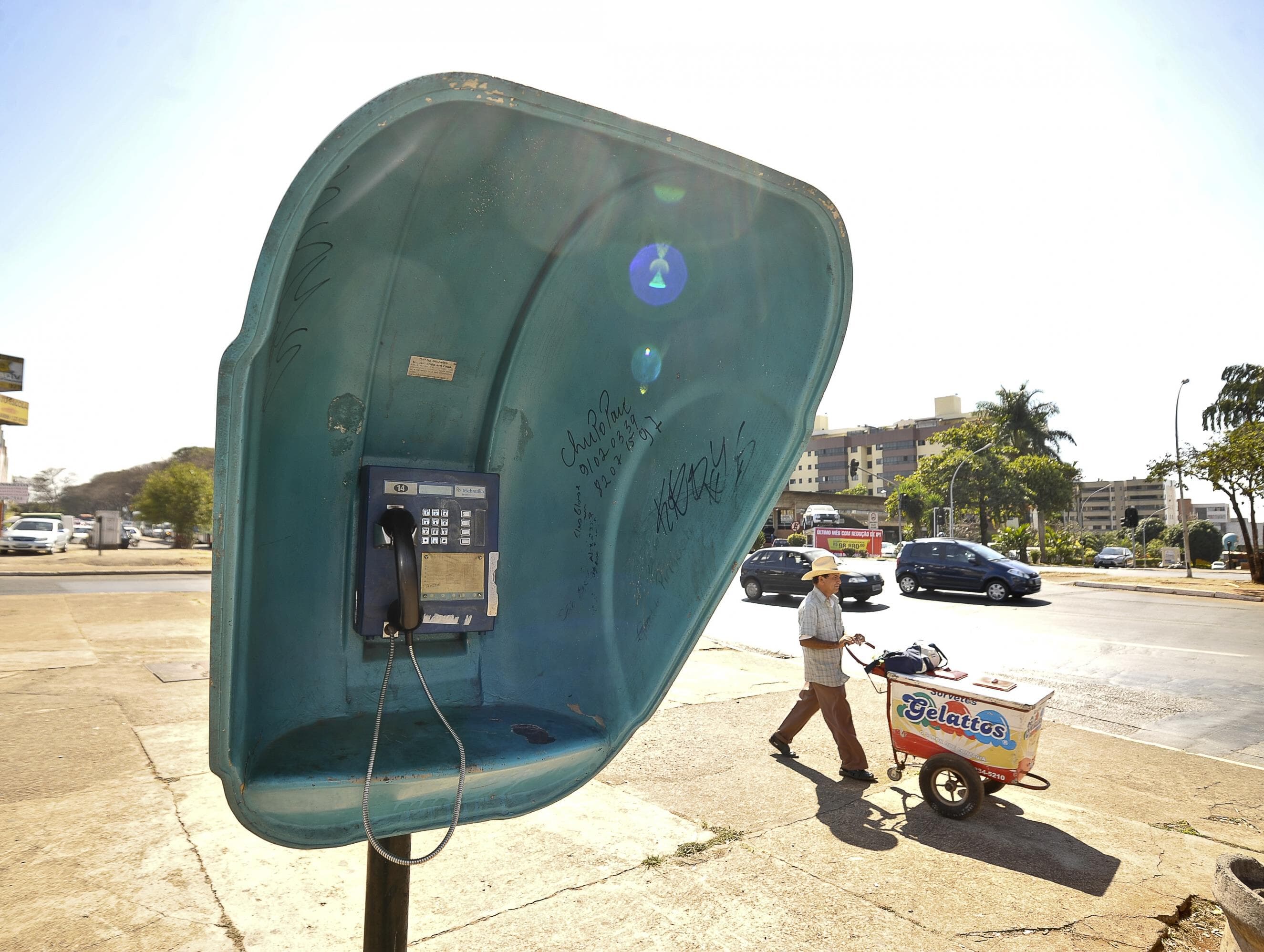 Projeto que muda regime de telefônicas é aprovado em comissão do Senado