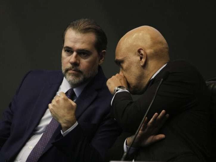 Senador apresenta pedido de impeachment de Toffoli e Alexandre de Moraes