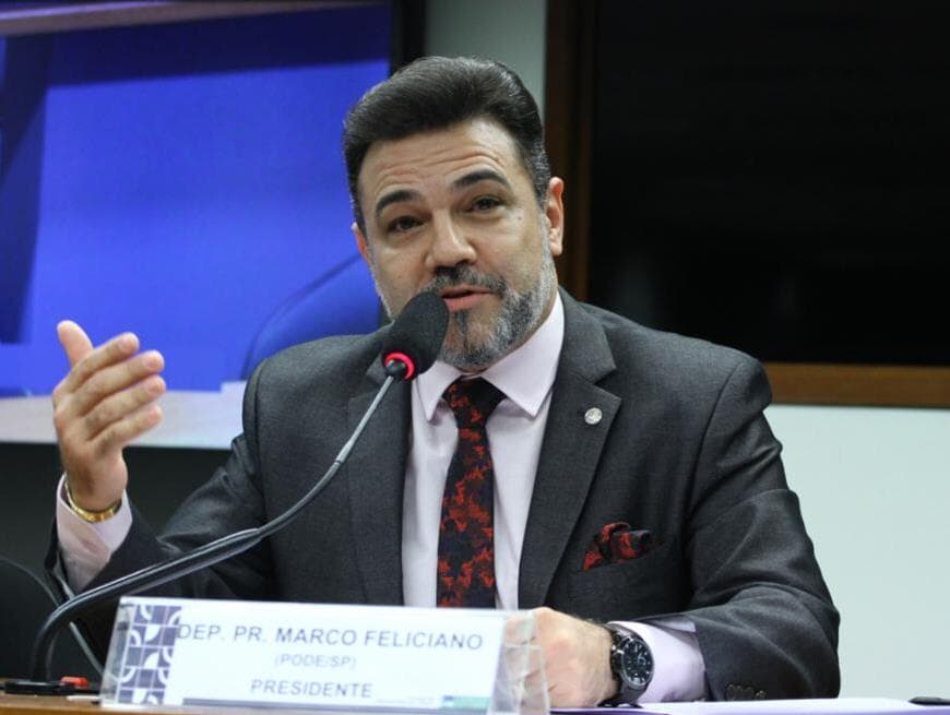 Marco Feliciano, vice-líder do governo, pede impeachment de Mourão