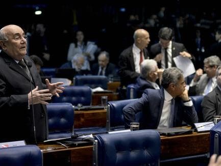 Senado aprova veto a posse de filiado a partido político na Justiça Eleitoral; PEC vai à Câmara