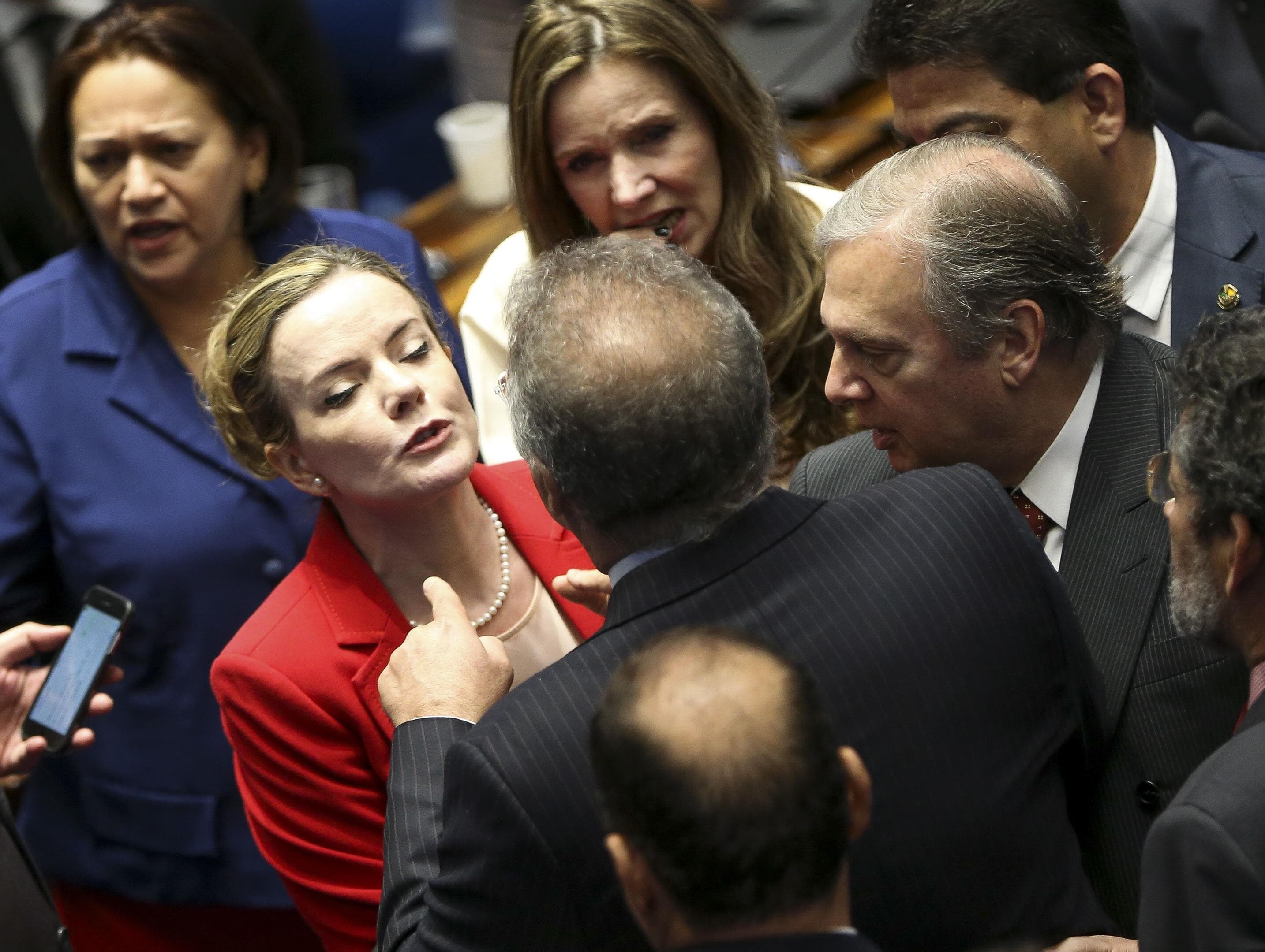 Renan diz em nota que intercedeu por Gleisi no Supremo como representante da instituição