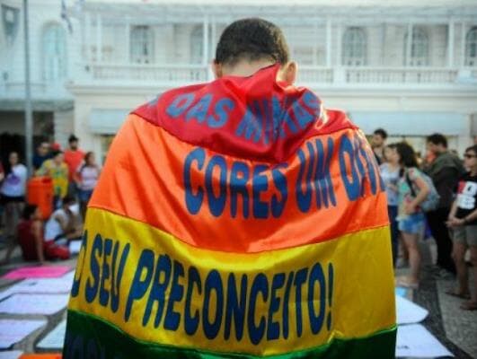 Pesquisa mostra situação de vulnerabilidade de estudantes LGBT em escolas brasileiras