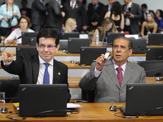 Fim do foro privilegiado avança no Senado