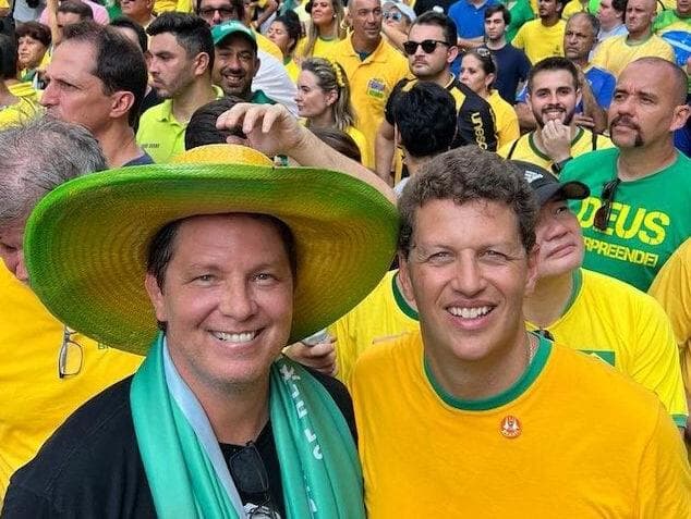 Carlos e Frias detonam bolsonaristas que apoiaram Van Hattem: "Moleques" e "putinhas"